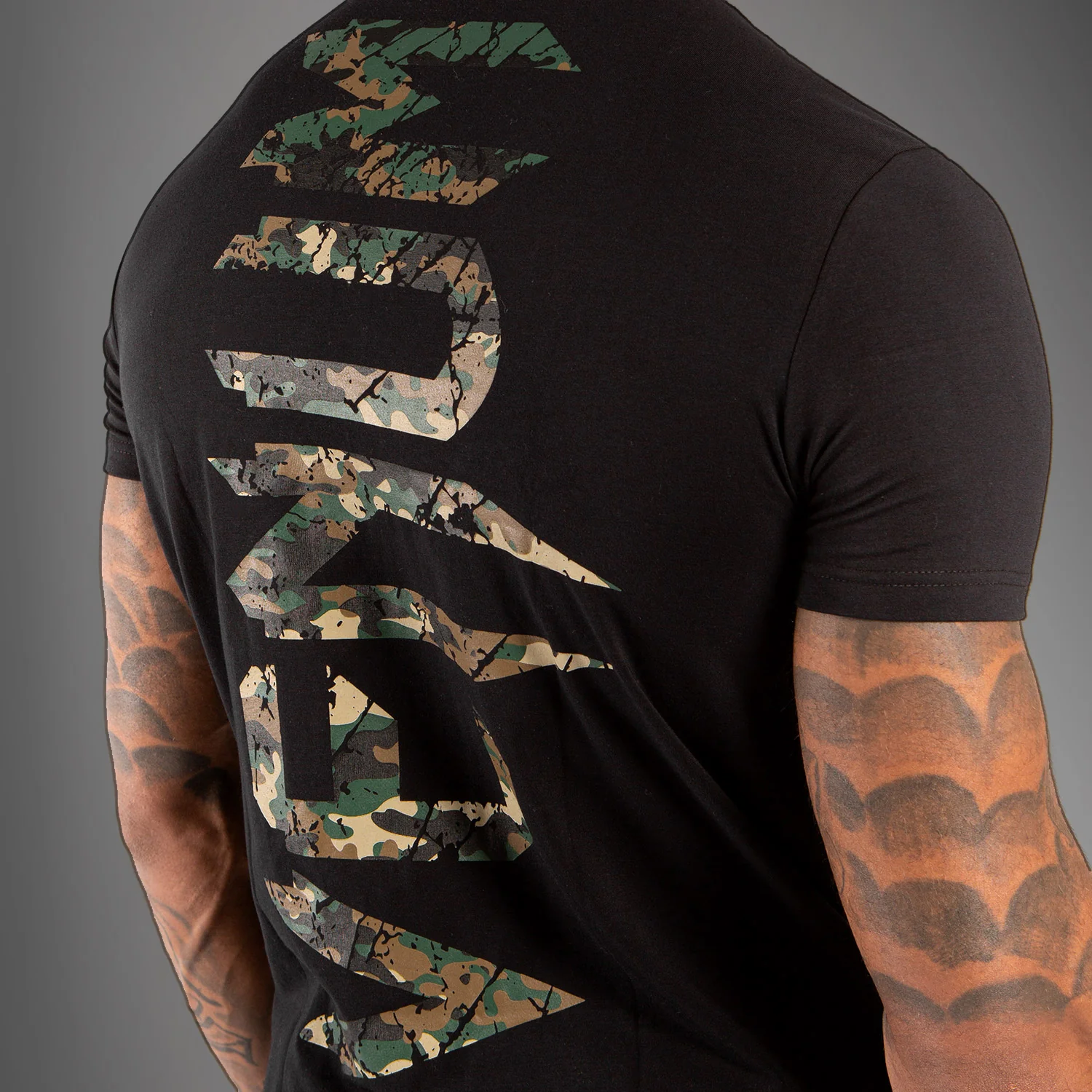 Venum Original Giant T-Shirt - Schwarz/Wald-Camo - Image 6