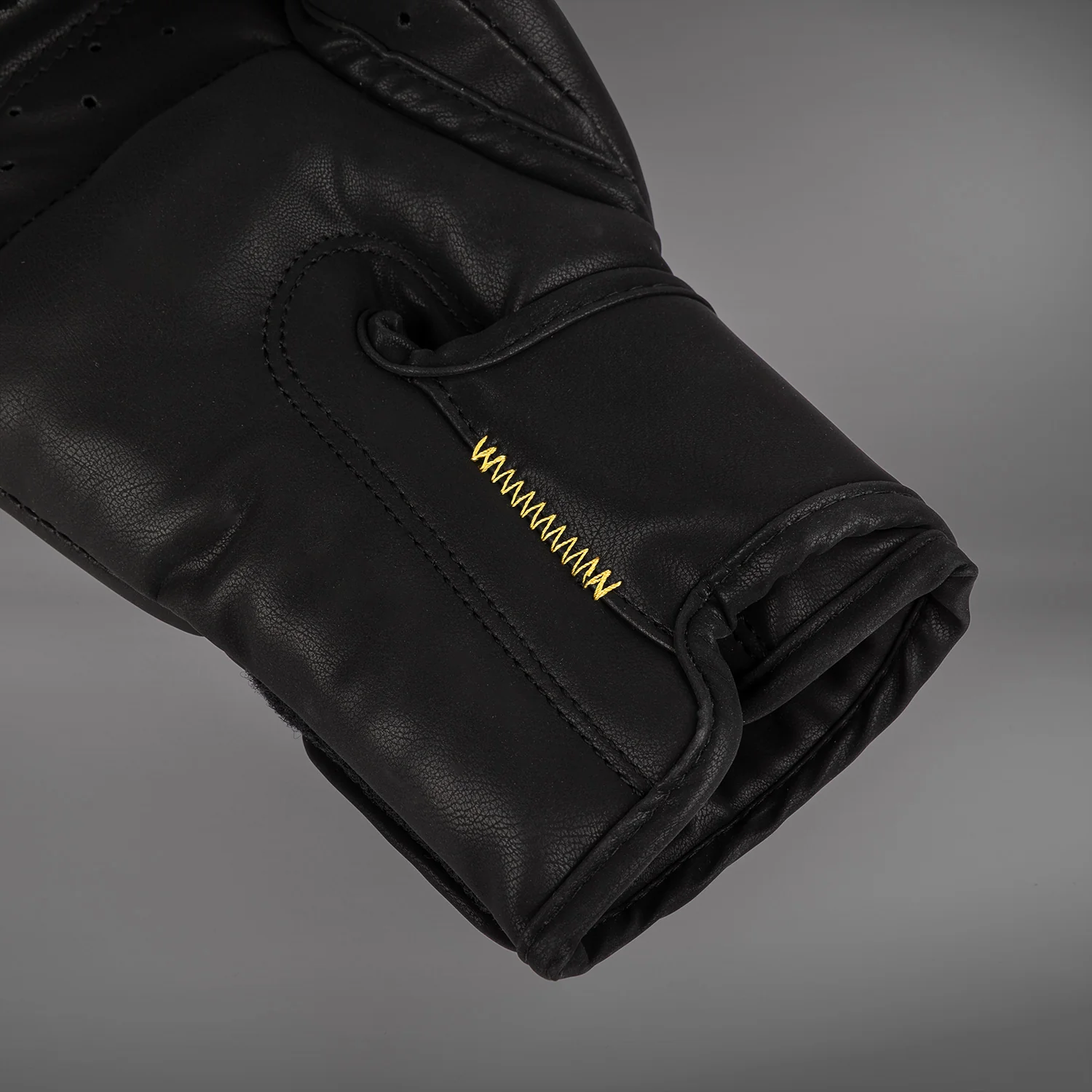 Venum Serpenti Boxhandschuhe – Schwarz/Silber/Gold - Image 5