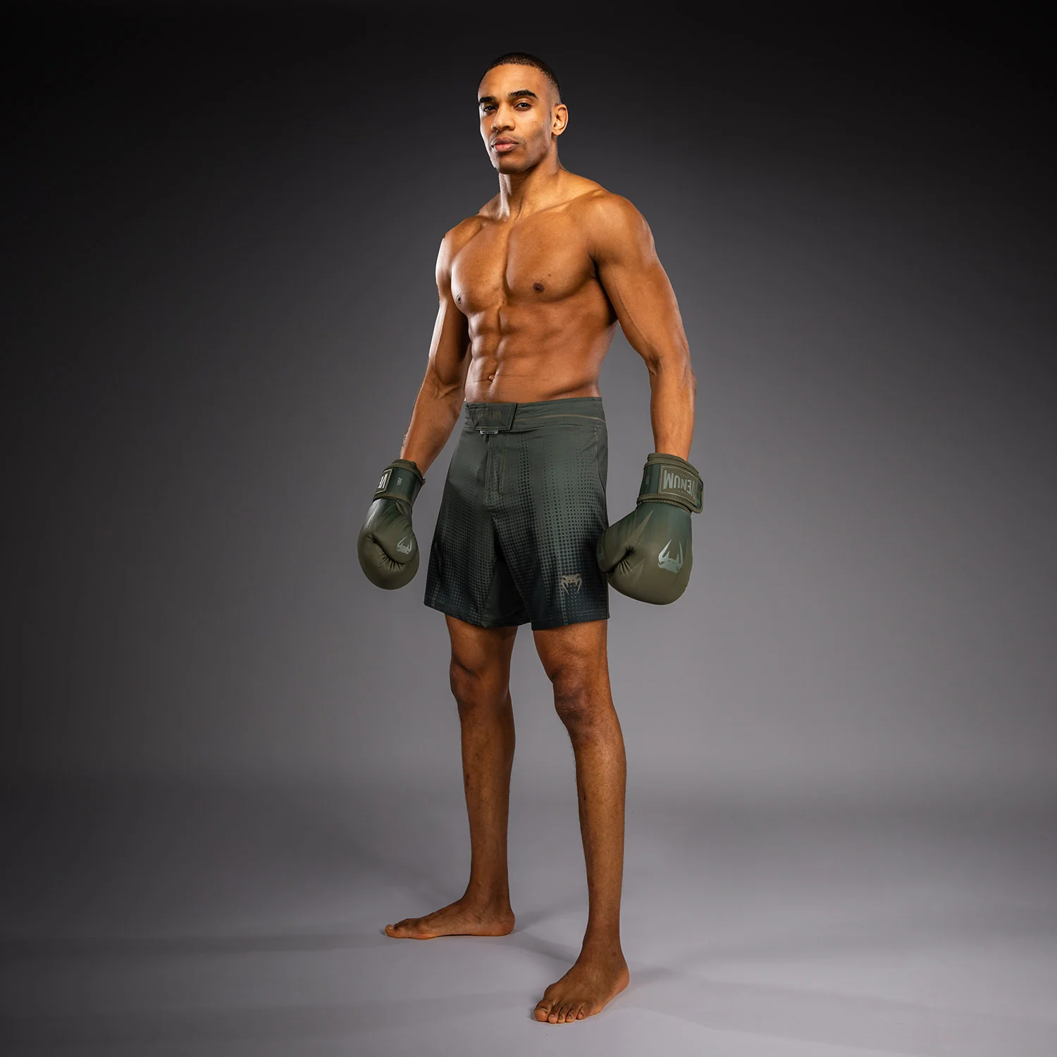 Venum Stealth Fightshorts – Khaki/Dunkelgrün - Image 3