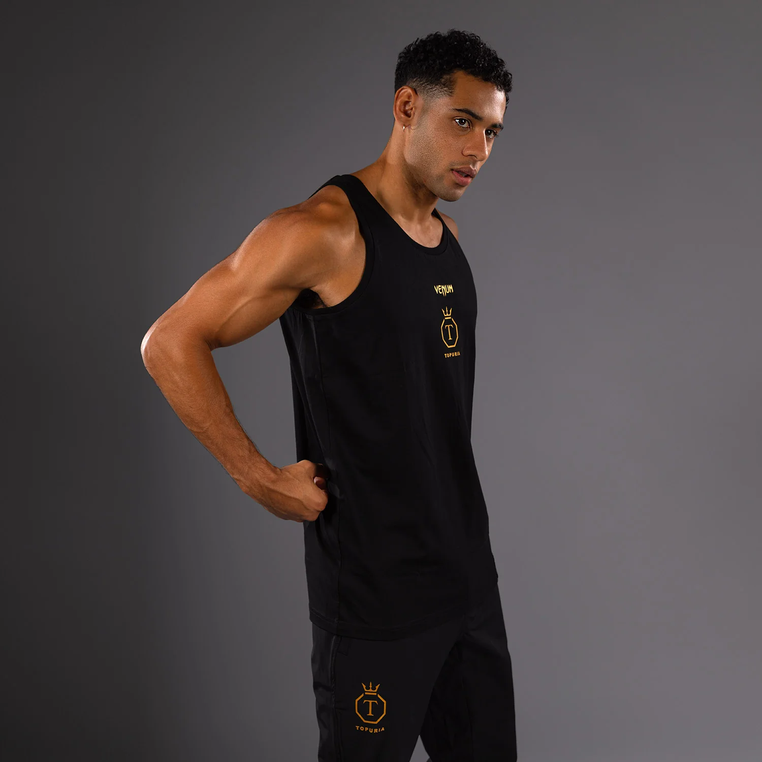 Venum x Topuria Unmatched Edition Tank Top - Schwarz/Gold - Image 3