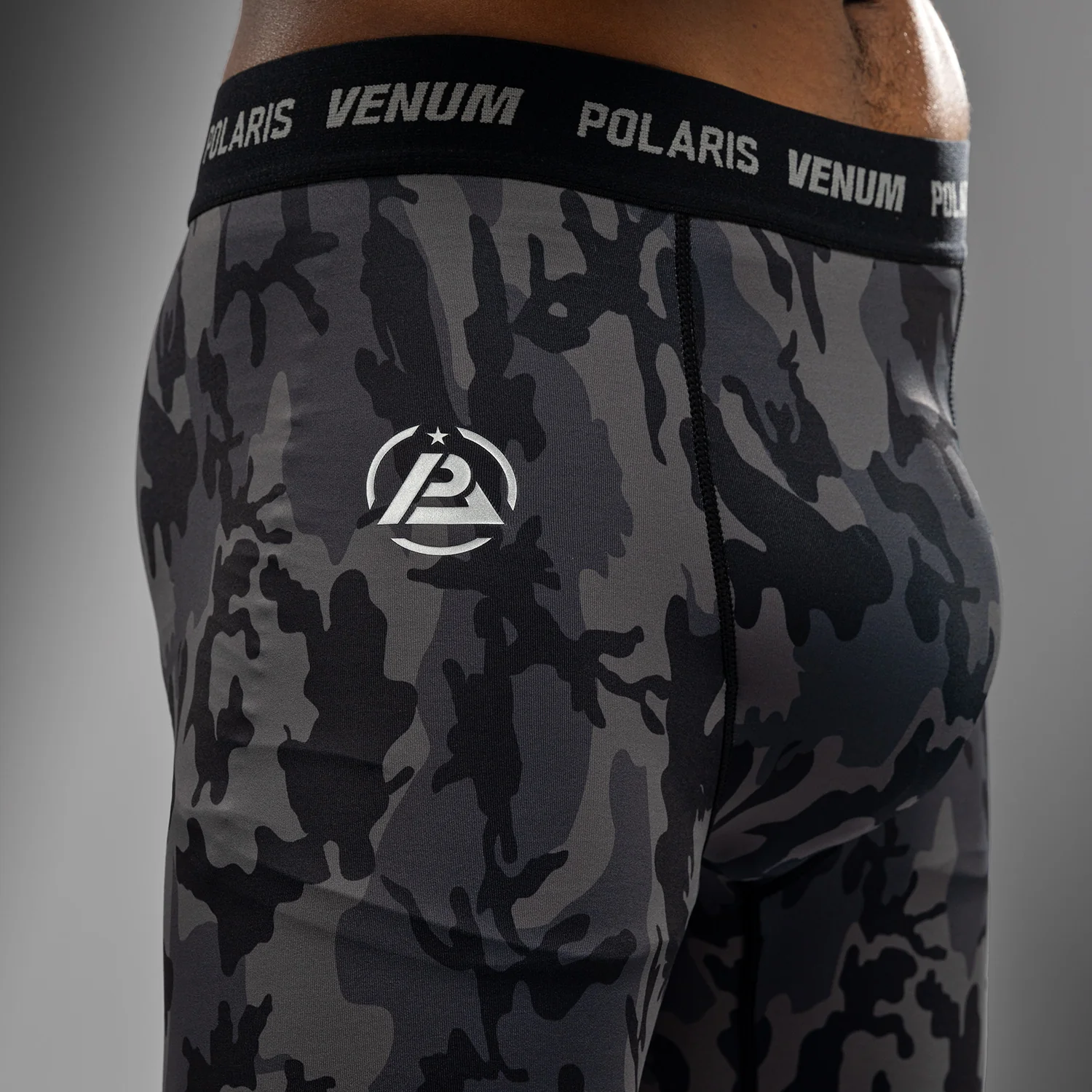 Venum x Polaris Vale Tudo Shorts - Schwarz/Grau - Image 5