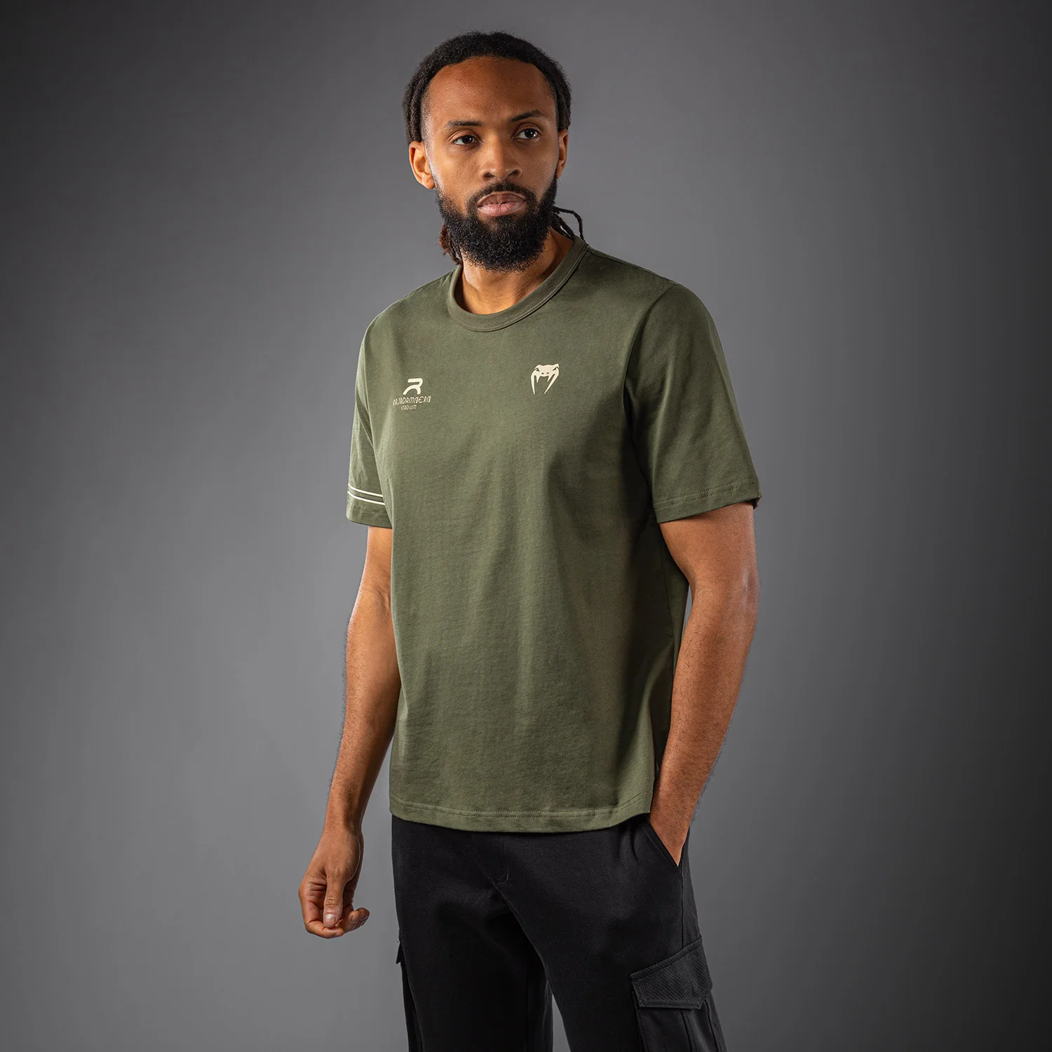 Venum x Rajadamnern T-Shirt - Militärgrün - Image 2