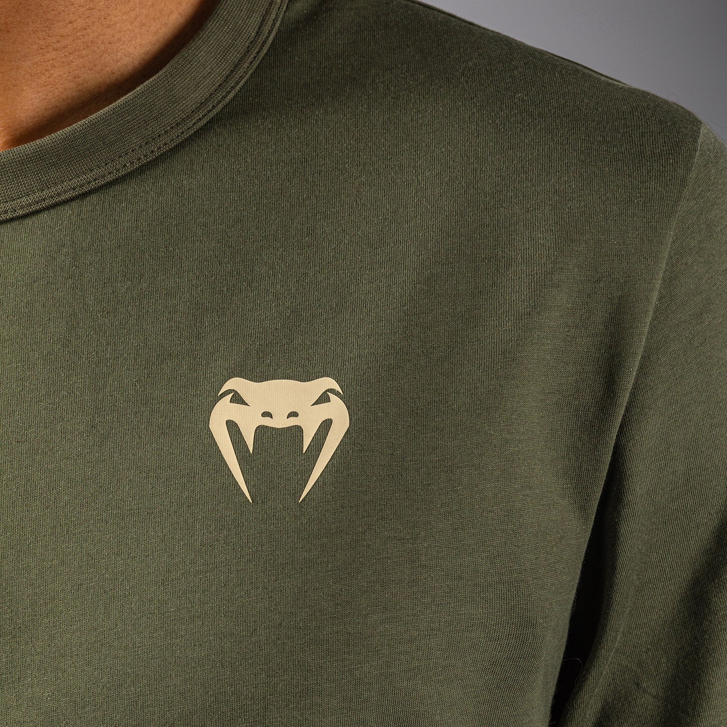 Venum x Rajadamnern T-Shirt - Militärgrün - Image 7