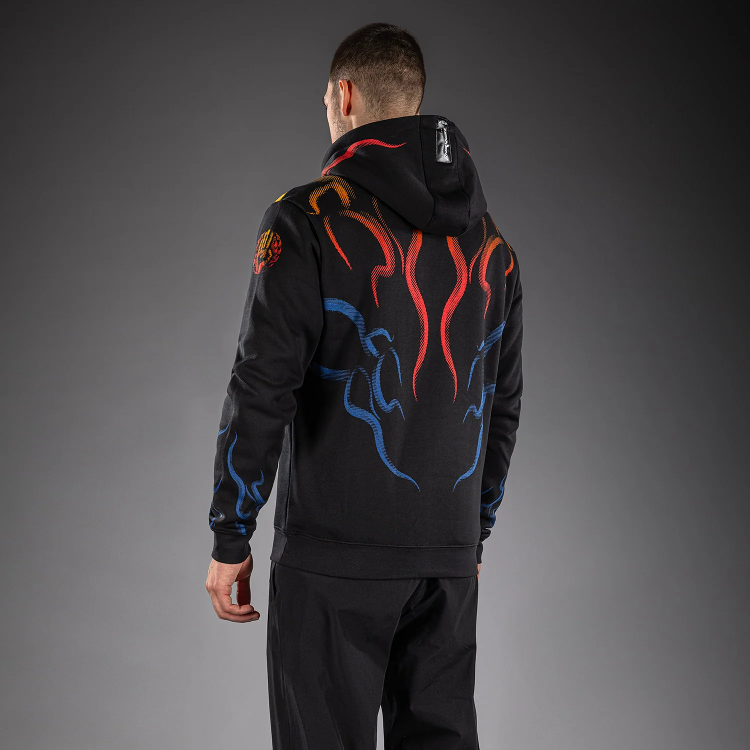 Venum x TEKKEN 8 Kapuzenpullover - Yoshimitsu - Schwarz/Orange - Image 4