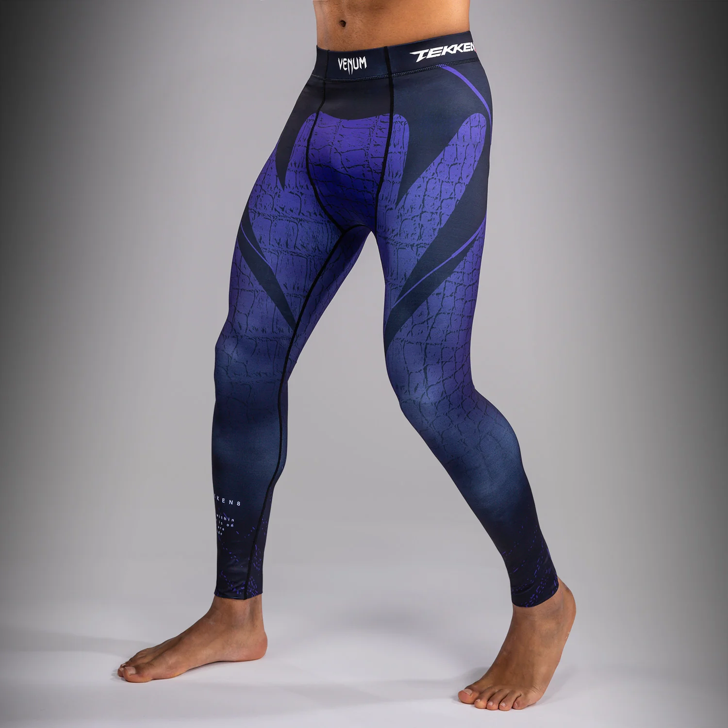 Venum x TEKKEN 8 Spats - Kazuya - Schwarz/Dunkelblau - Image 2